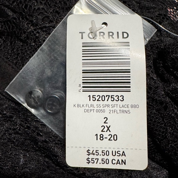 NWT Torrid Black Floral Lace Blouse - Picture 3 of 3